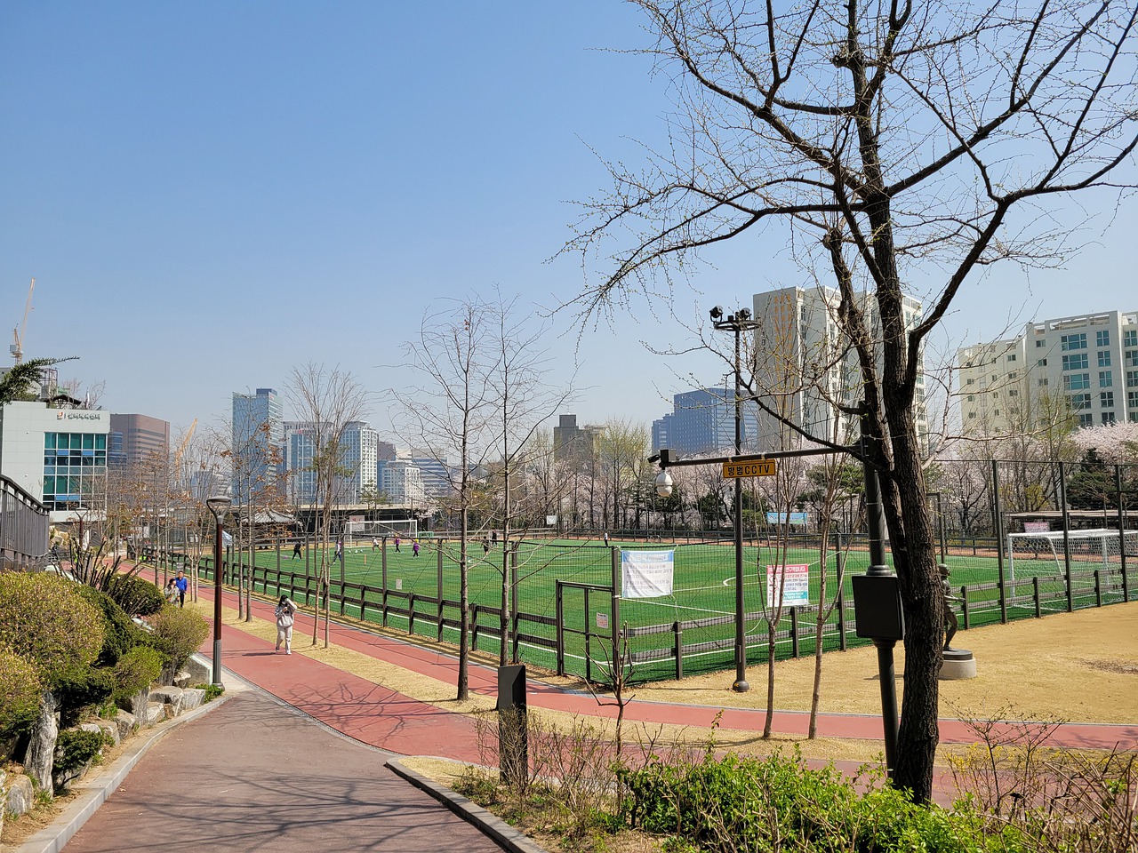 人表现